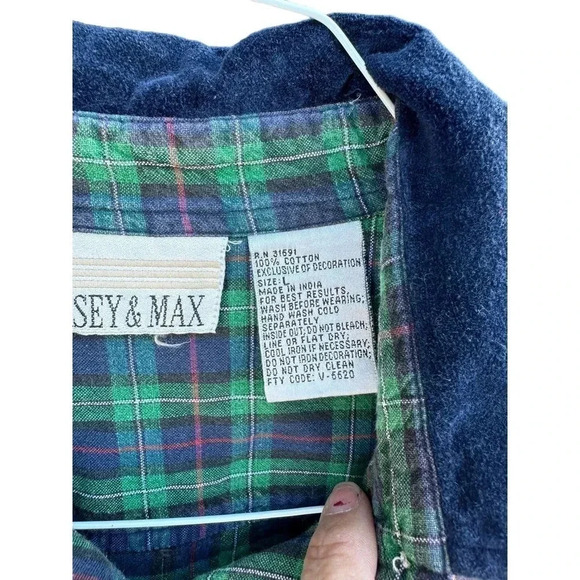 Casey & Max Christmas Plaid Long Sleeve Embroidered Button Up Shirt Size Large - Picture 3 of 6